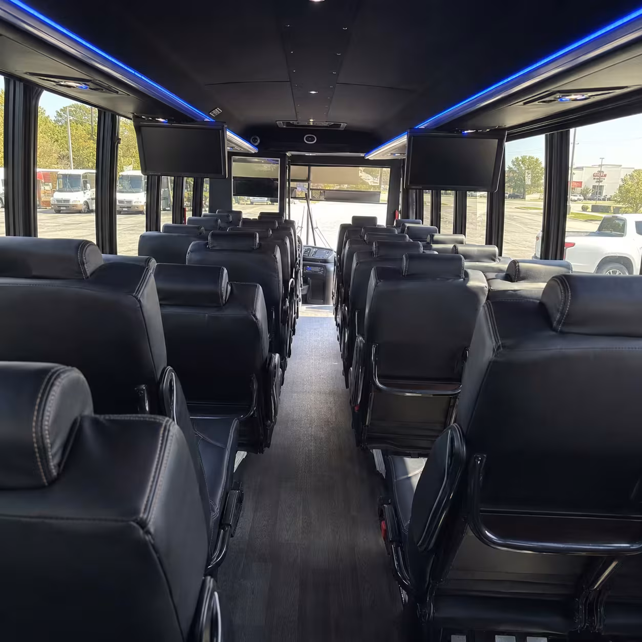 deltona minibus rentals for the plaza live and house of blues